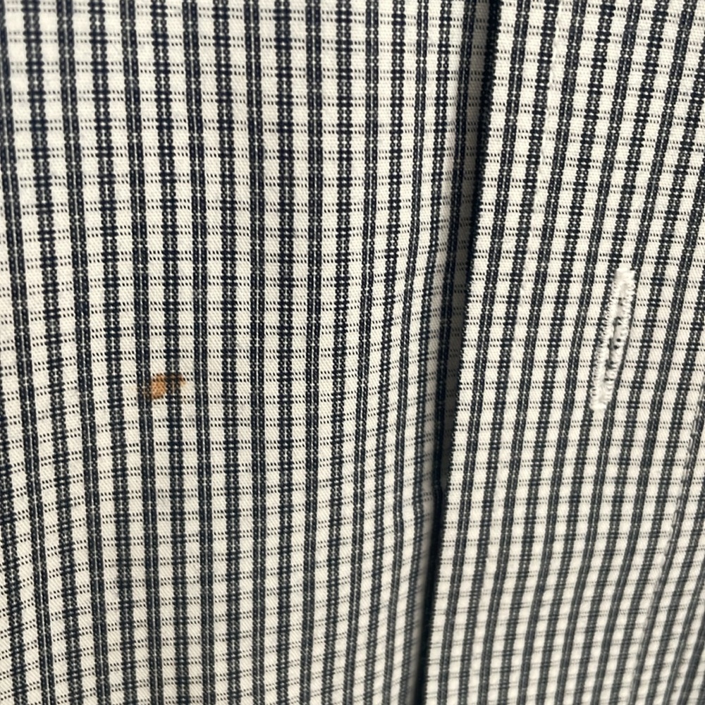 Button down - Picture 4 of 6